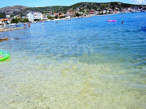 Lomamökki Jadranka, (15269), Vinišće, Trogirin riviera, Kroatia