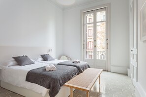 3 bedrooms, in-room safe, desk, iron/ironing board