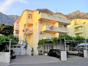Exterior - Apartments Ivica, (14349), Makarska, hr (Makarska)