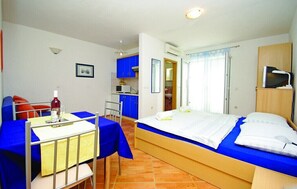 1 chambre, accès Internet, draps fournis