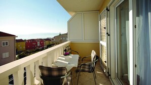 Outdoor dining - Apartments Ivica, (14349), Makarska, hr (Makarska)