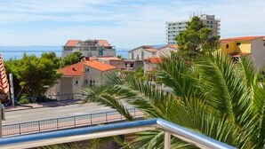Property grounds - Apartments Ivica, (7890), Makarska, hr (Makarska)
