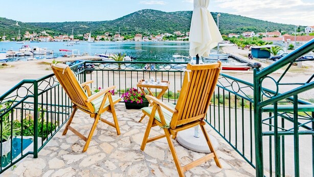 Terrace/patio - Holiday home Dinko, (14520), Vinišce, hr (Vinišce)