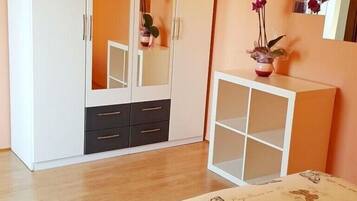 1 間睡房、熨斗/熨衫板、上網、床單