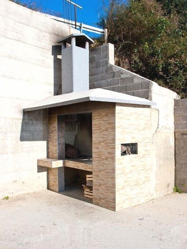 Property grounds - Apartments Marta, (11027), Baška Voda, hr (Baška Voda)