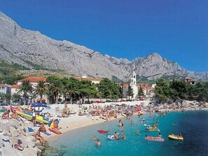 Beach nearby - Apartments Marta, (11027), Baška Voda, hr (Baška Voda)