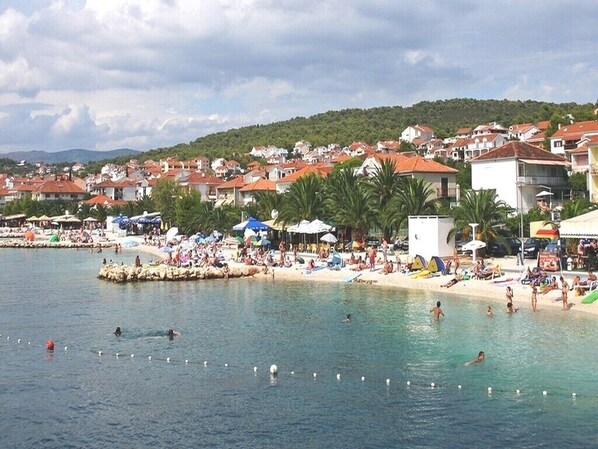 Beach nearby - Apartments Dragica, (1848), Okrug Gornji, hr (Okrug Gornji)