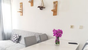 Dining - Apartments Dragica, (1848), Okrug Gornji, hr (Okrug Gornji)