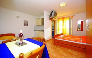 1 chambre, accès Internet, draps fournis