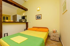 1 bedroom, internet, bed sheets - Apartments Đorđe, (12439), Ražanj, hr (Ražanj)