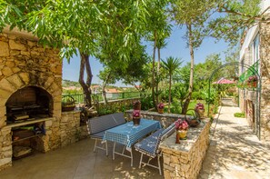 Outdoor dining - Apartments Đorđe, (12439), Ražanj, hr (Ražanj)