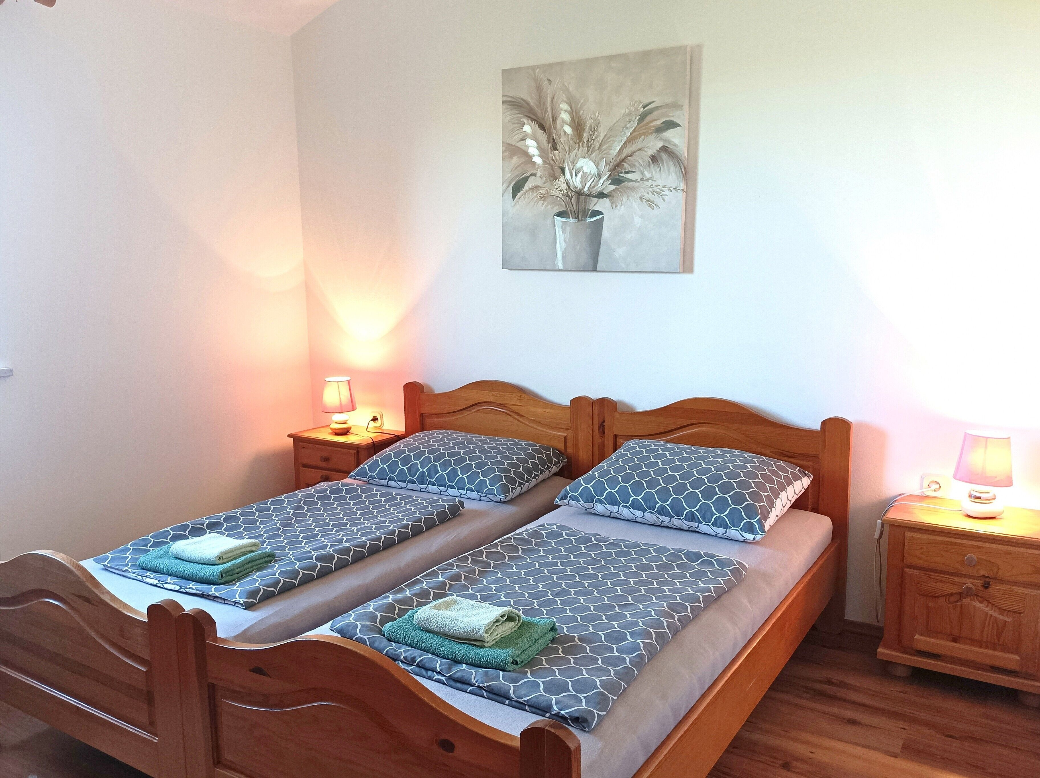 1 多间卧室、上网接入、床单