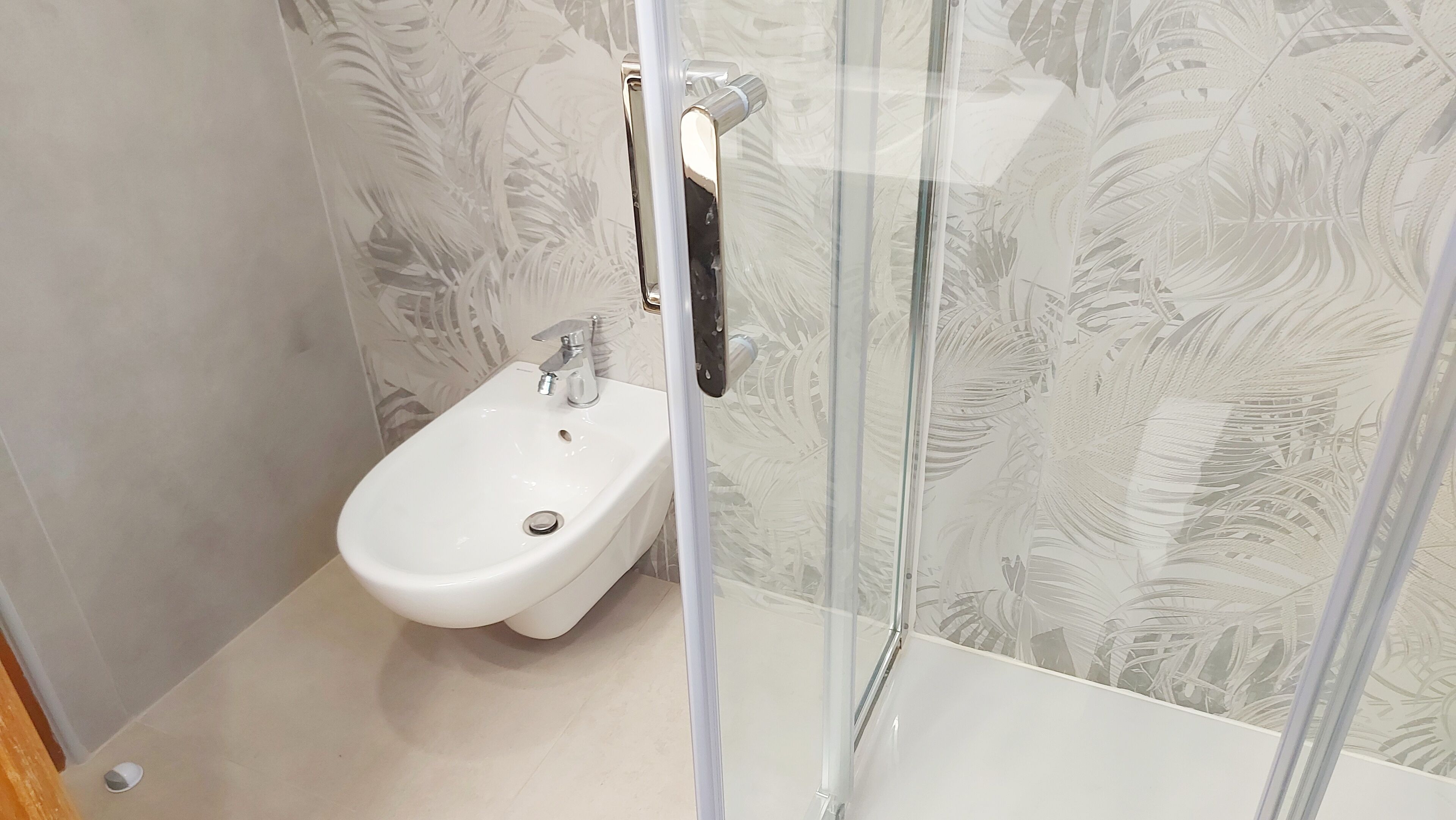 Douche, bidet