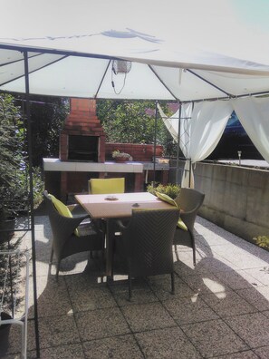 Outdoor dining - Apartment Vesna, (14033), Opatija, hr (Opatija)