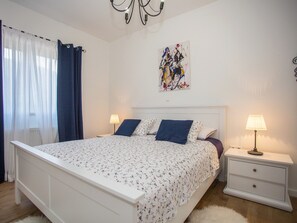 2 bedrooms, Internet, bed sheets