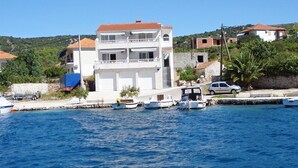 Exterior - Apartments Mirko, (11847), Vinišće, hr (Vinišce)