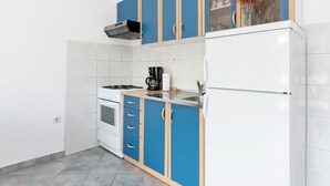 Private kitchen - Apartments Mirko, (11847), Vinišće, hr (Vinišce)