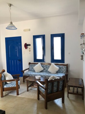 Romantic Apartment, 1 Bedroom, Mountain View (Apollo) | Living area