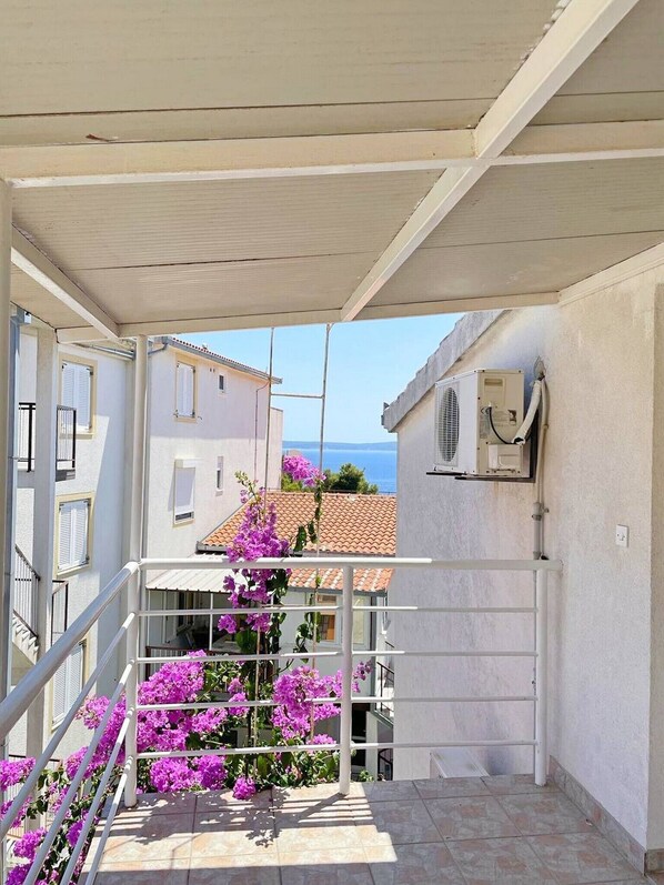 Property grounds - Apartments Irena, (2307), Okrug Gornji, hr (Okrug Gornji)