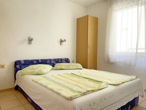 2 bedrooms, internet, bed sheets - Apartments Irena, (2307), Okrug Gornji, hr (Okrug Gornji)