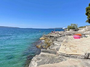 Beach nearby - Apartments Irena, (2307), Okrug Gornji, hr (Okrug Gornji)