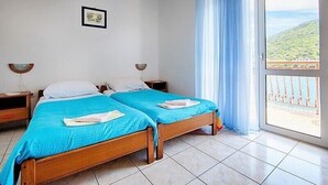 1 dormitorio, tabla de planchar con plancha, Internet y ropa de cama
