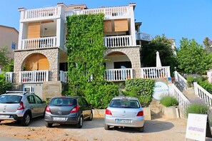 Exterior - Apartments Slavica, (12920), Omišalj, hr (Omišalj (Krk))