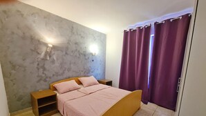 1 habitación, acceso a internet y ropa de cama 