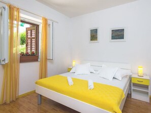 1 quarto, acesso à internet, roupa de cama