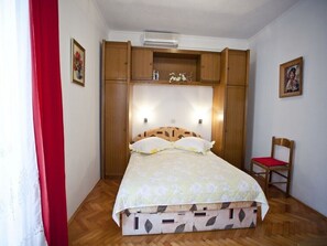 1 habitación, internet y ropa de cama 