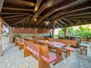Outdoor dining - Apartment Danijel, (15698), Lopar, hr (Lopar)