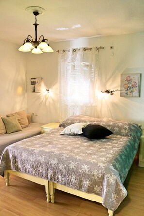 2 quartos, acesso à internet, roupa de cama