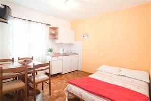 1 dormitorio, Internet, ropa de cama