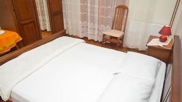 2 habitaciones, acceso a internet y ropa de cama