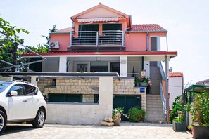 Exterior - Apartments Liljana, (15109), Zadar, hr (Zadar)