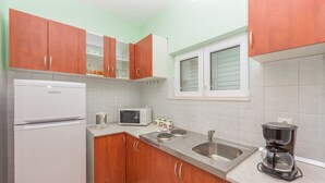Unclassified image, 3 of 20, button - Apartments and rooms Goran, (13628), Makarska, hr (Makarska)