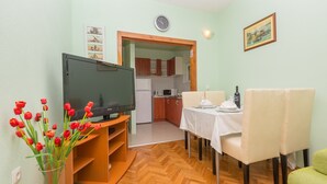 Unclassified image, 5 of 20, button - Apartments and rooms Goran, (13628), Makarska, hr (Makarska)