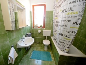 Bathtub - Apartments Anđelko, (12805), Diklo, hr (Diklo)