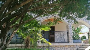 Exterior - Apartments Jasna, (13314), Njivice, hr (Njivice)