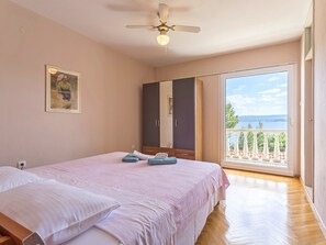 4 bedrooms, internet, bed sheets - Apartment Ivan, (14988), Medici, hr (Medici)