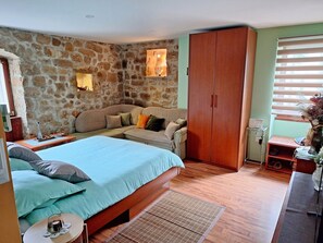 1 habitación, internet y ropa de cama 