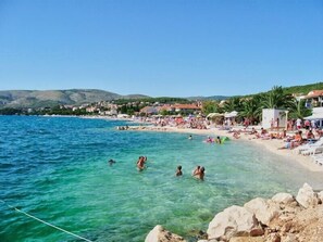 Beach nearby - Apartments Ljiljana, (13240), Okrug Gornji, hr (Okrug Gornji)