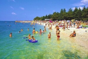 Beach - Apartments Zrinka, (13636), Porec, hr (Porec)