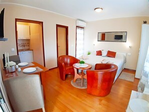 1 bedroom, internet, bed sheets - Apartments Zrinka, (13636), Porec, hr (Porec)