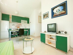 1 habitación, internet y ropa de cama