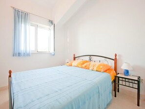 1 bedroom, Internet, bed sheets - Apartments Kazimir, (10552), Stomorska, hr (Stomorska)