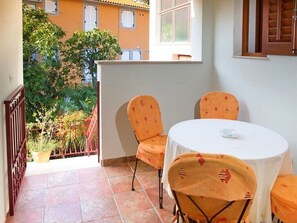 Outdoor dining - Apartments Silva, (14789), Rovinj, hr (Rovinj)