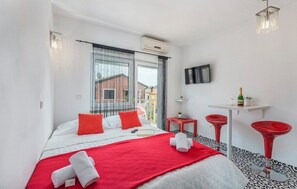 1 bedroom, Internet, bed sheets