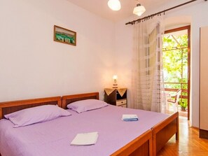 2 chambres, fer et planche à repasser, accès Internet, draps fournis