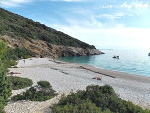 Beach nearby - Apartments Danijela, (13921), Mali Lošinj, hr (Mali Lošinj)
